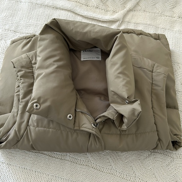 Elodie puffer oversized vest tag says size XS but fits to medium - Picture 12 of 13
